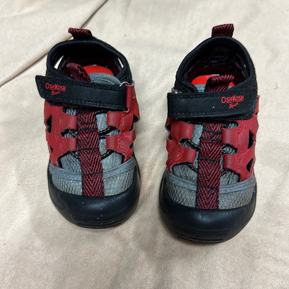 Oshkosh sandals